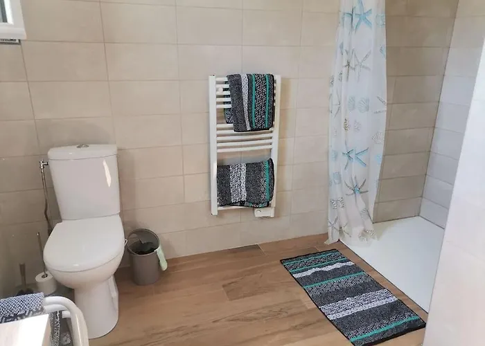 Maison Des Fleurs D'ajoncs بيت للعطل *