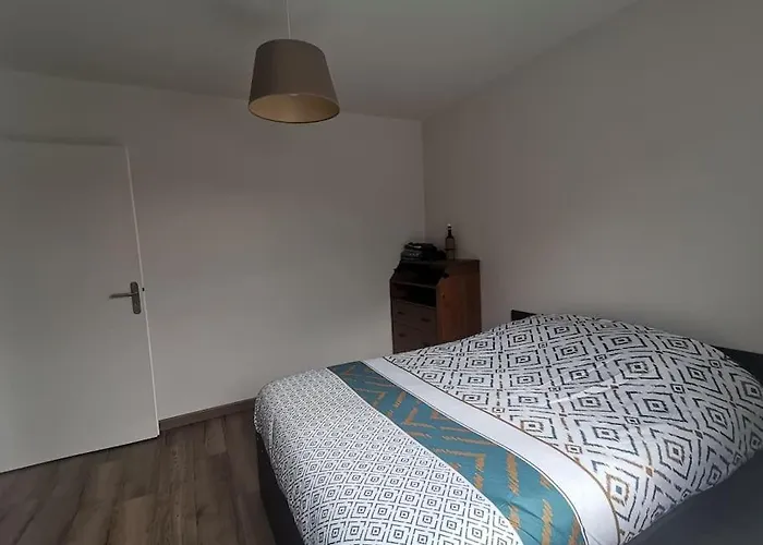 Maison Des Fleurs D'ajoncs بيت للعطل