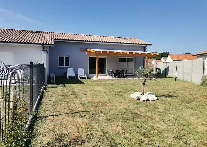 Maison Des Fleurs D'ajoncs